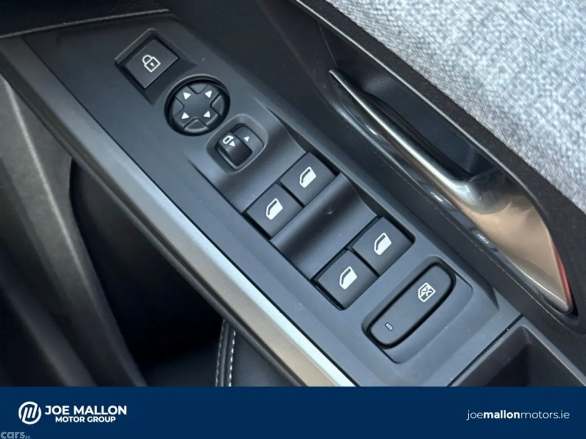Peugeot 5008 MPV, Electric, 2026, Grey