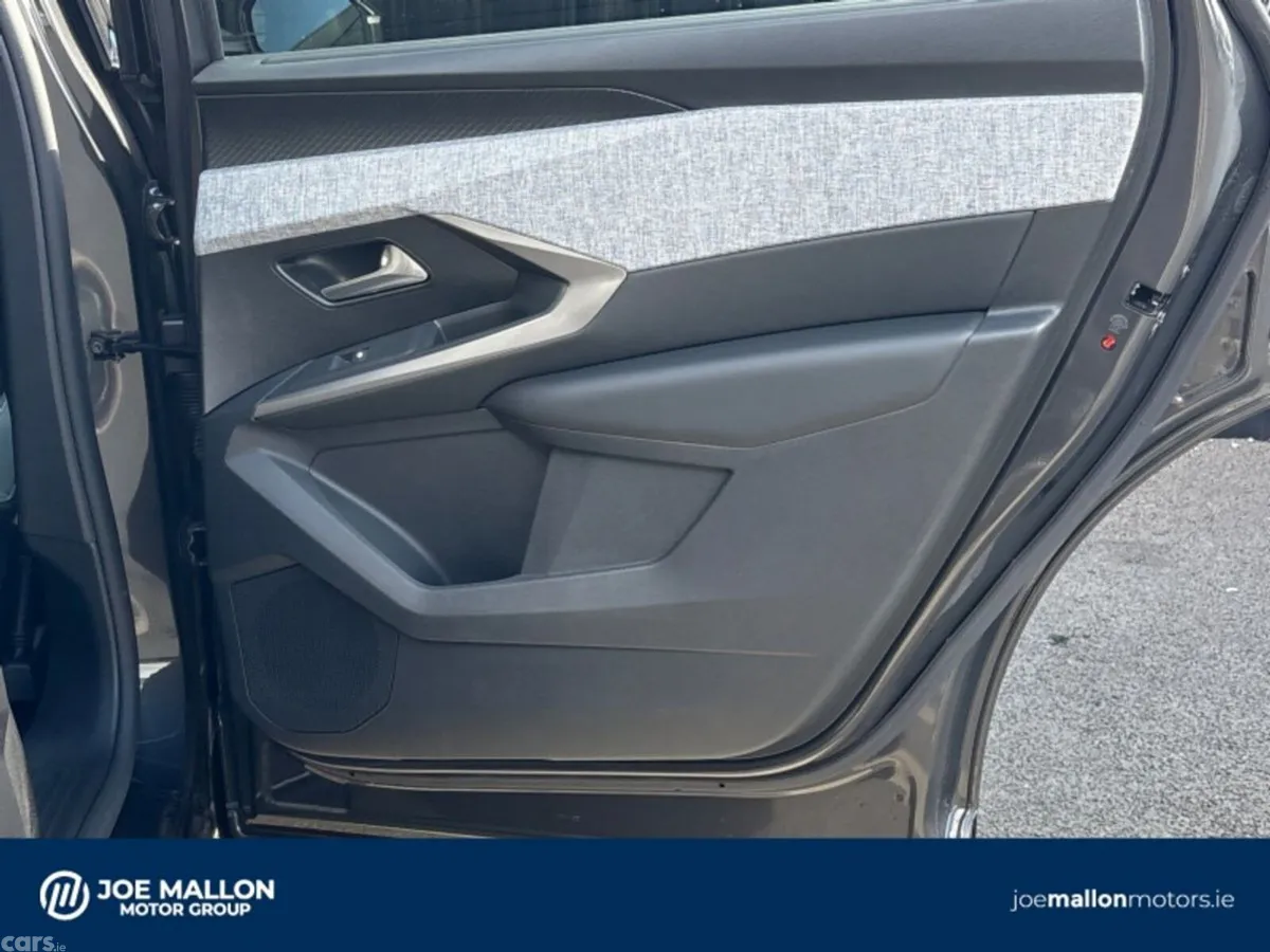 Peugeot 5008 MPV, Electric, 2026, Grey