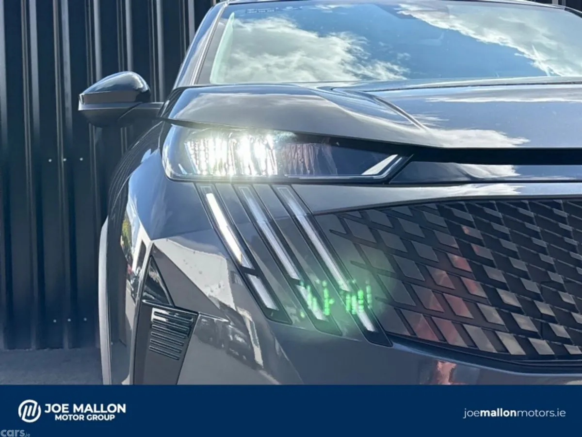 Peugeot 5008 MPV, Electric, 2026, Grey