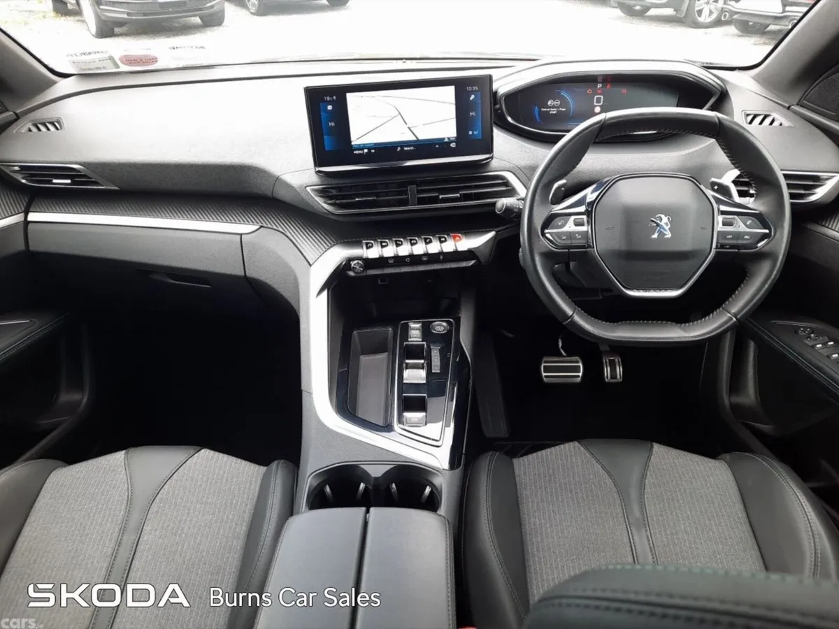 Peugeot 5008 MPV, Diesel, 2024, Black