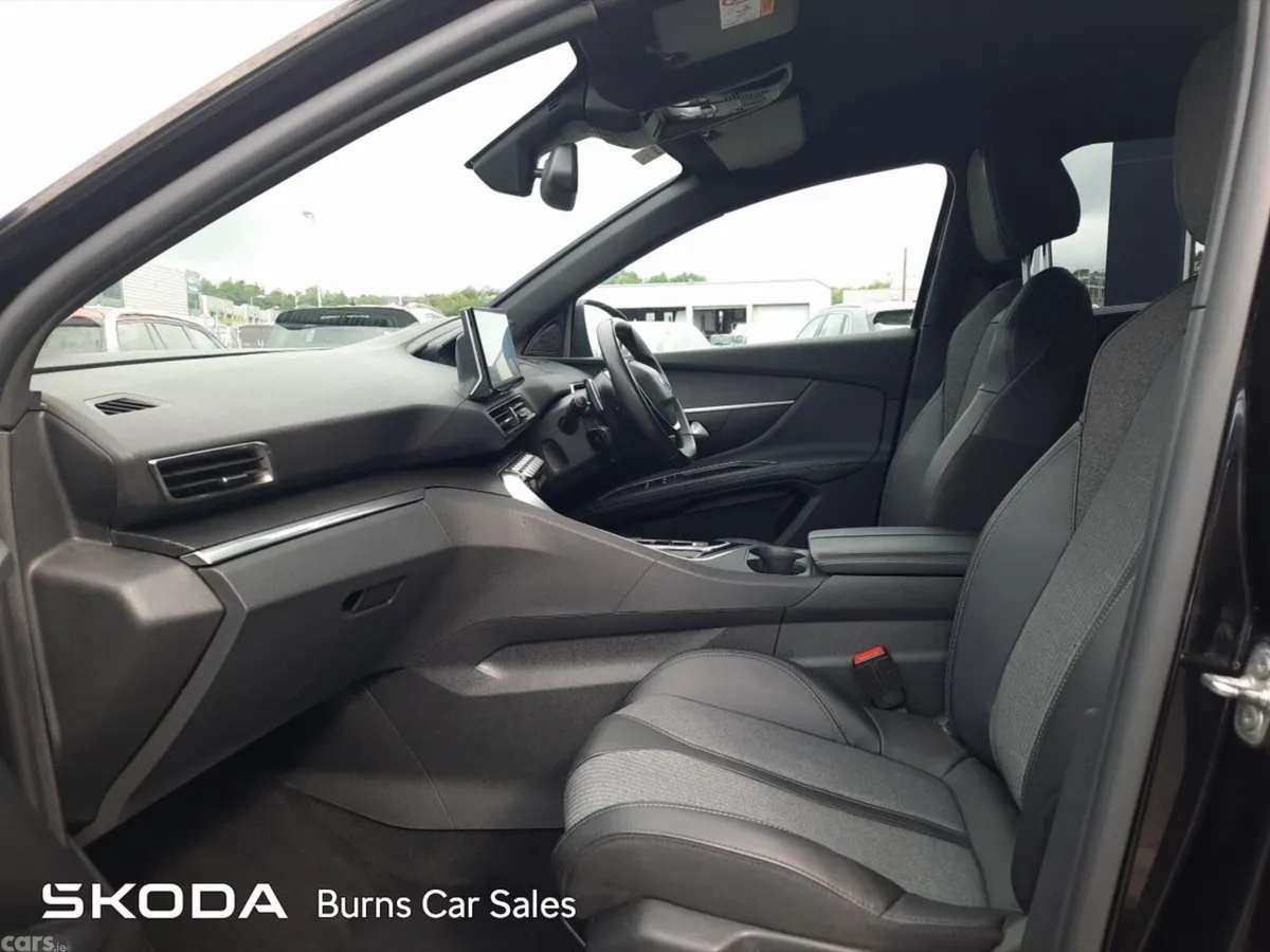 Peugeot 5008 MPV, Diesel, 2024, Black