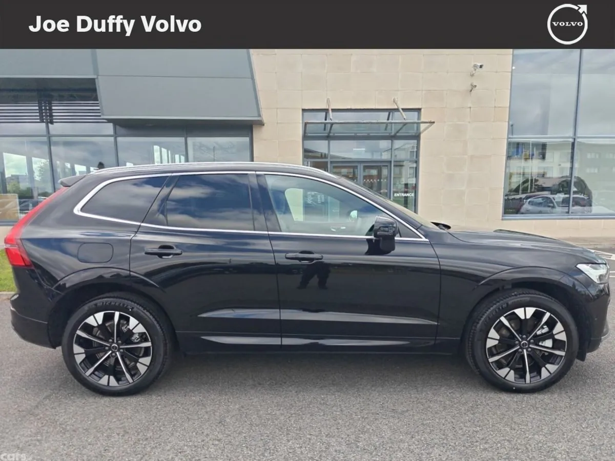 Volvo XC60 SUV, Petrol Plug-in Hybrid, 2026, Black