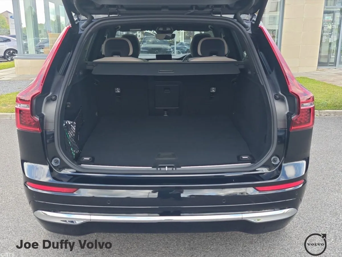 Volvo XC60 SUV, Petrol Plug-in Hybrid, 2026, Black