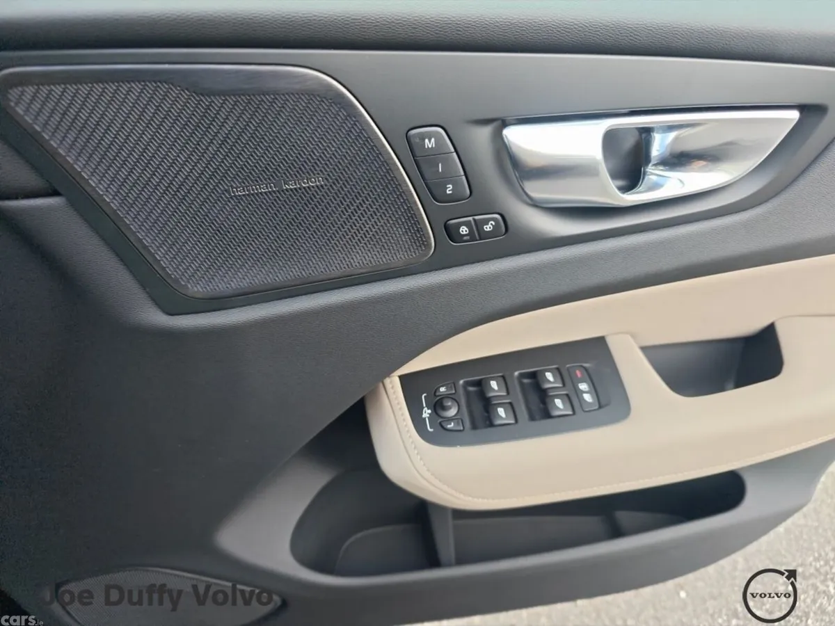 Volvo XC60 SUV, Petrol Plug-in Hybrid, 2026, Black