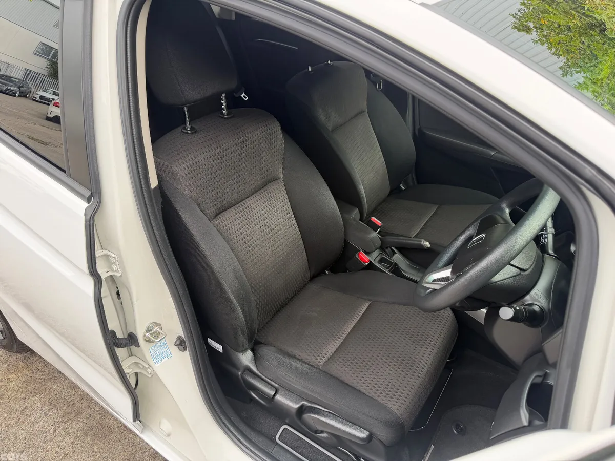 Honda Fit Hatchback, Petrol Hybrid, 2019, White