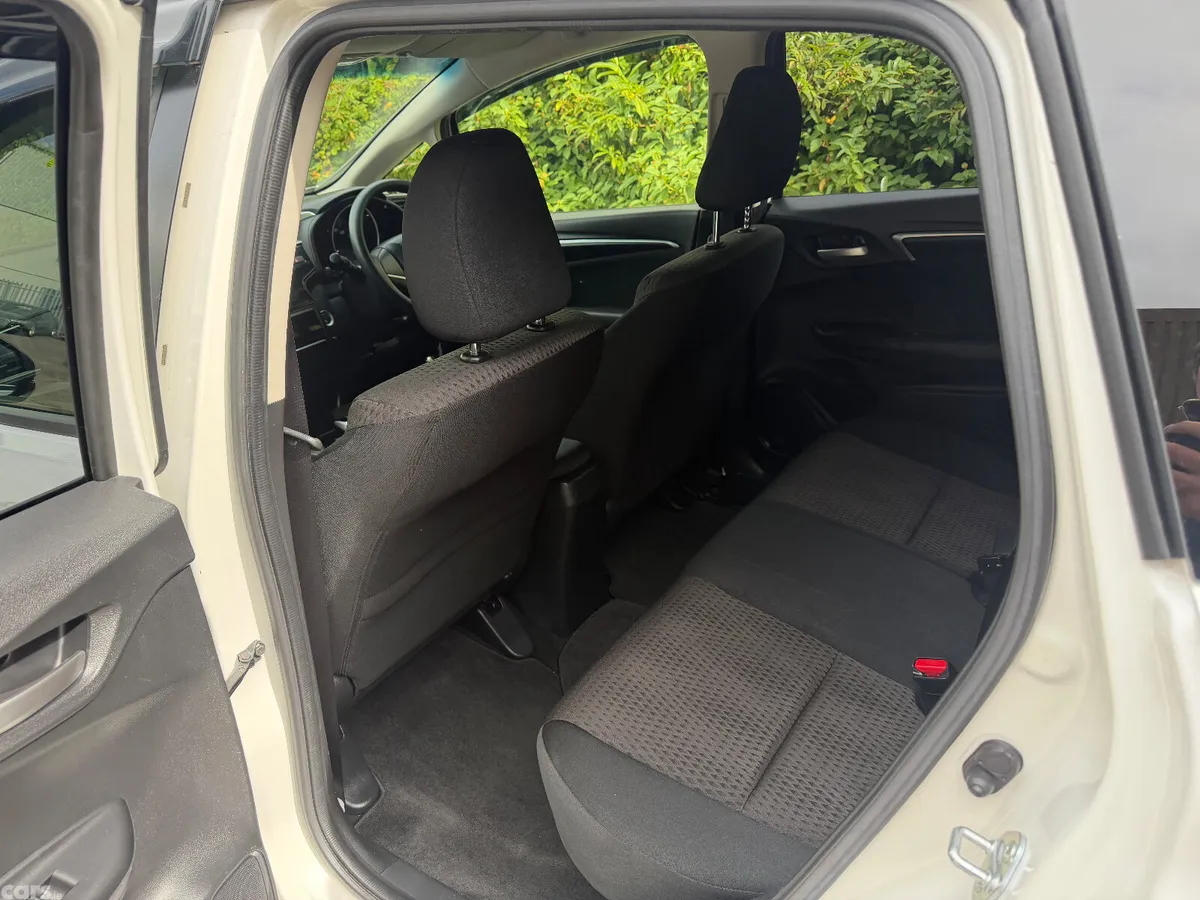 Honda Fit Hatchback, Petrol Hybrid, 2019, White