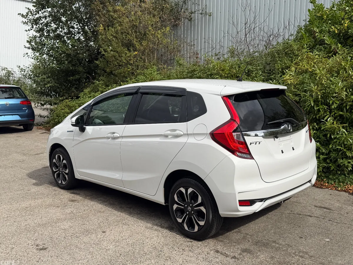 Honda Fit Hatchback, Petrol Hybrid, 2019, White