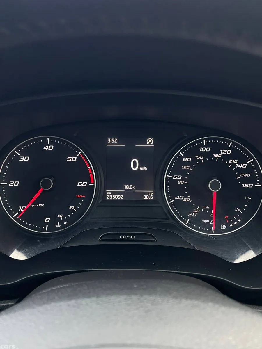 SEAT Leon Hatchback, Diesel, 2013, Red