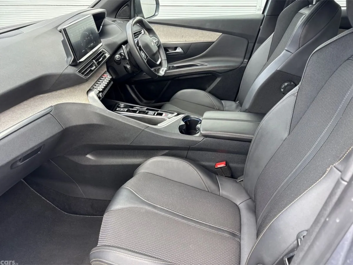 Peugeot 3008 MPV, Diesel, 2024, Grey