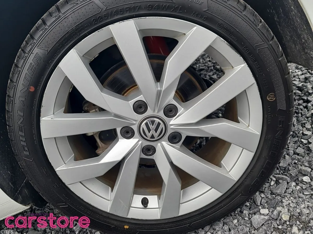 Volkswagen Golf Hatchback, Petrol, 2018, White