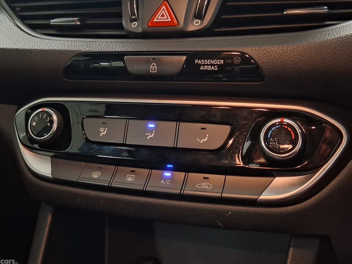 Hyundai i30 Hatchback, Petrol, 2017, Silver