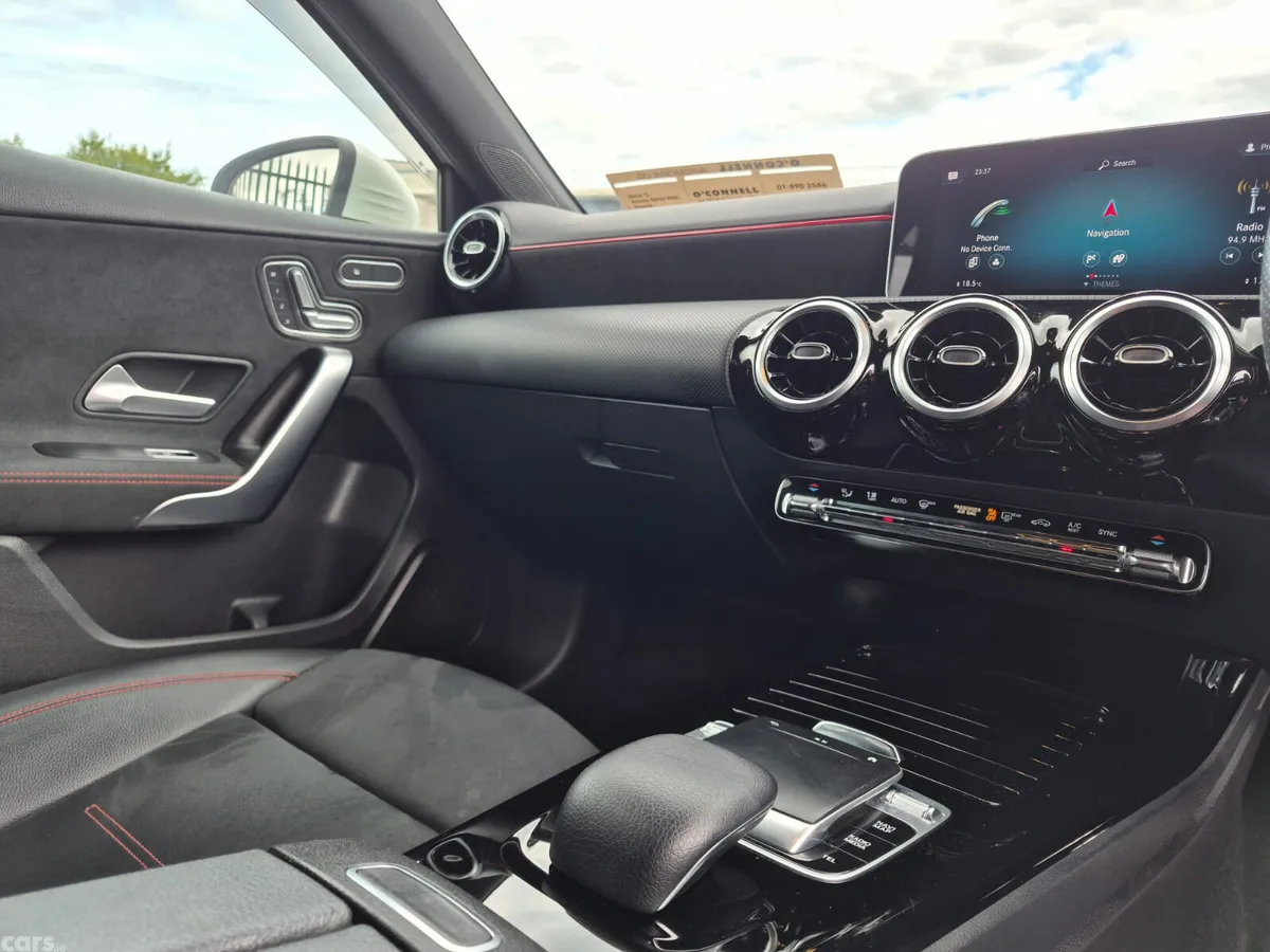 Mercedes-Benz A-Class Hatchback, Diesel, 2019, White