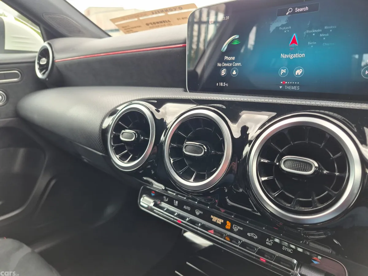 Mercedes-Benz A-Class Hatchback, Diesel, 2019, White