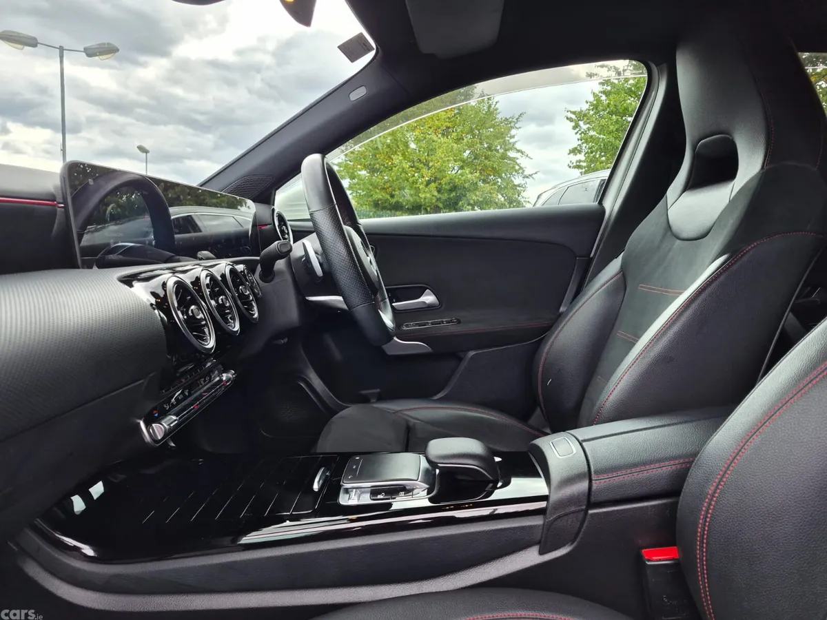 Mercedes-Benz A-Class Hatchback, Diesel, 2019, White