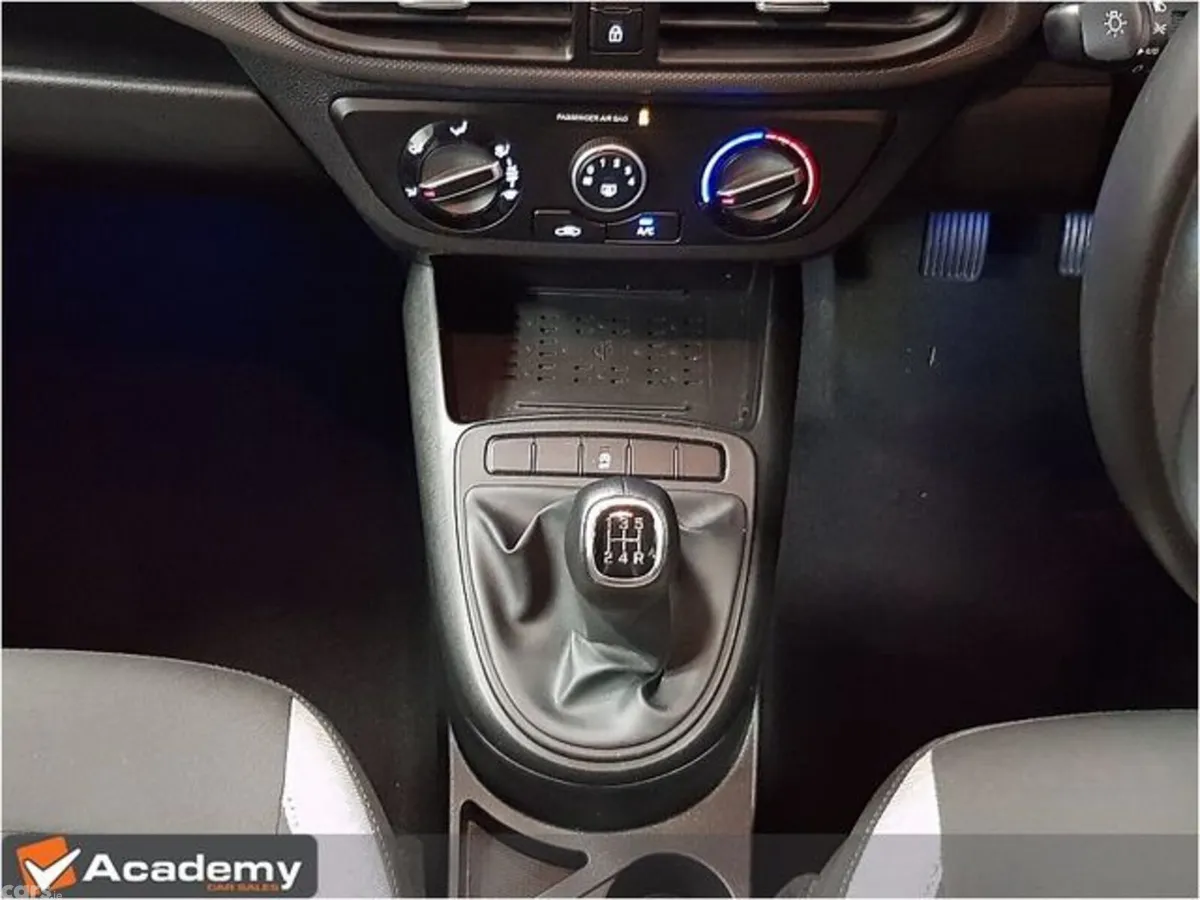Hyundai i10 Hatchback, Petrol, 2023, Red