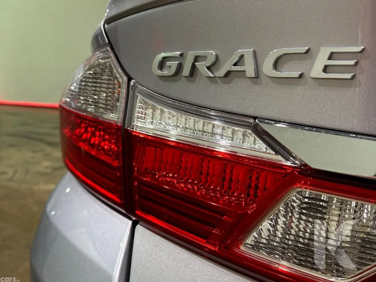 Honda Grace Saloon, Petrol Hybrid, 2019, Silver