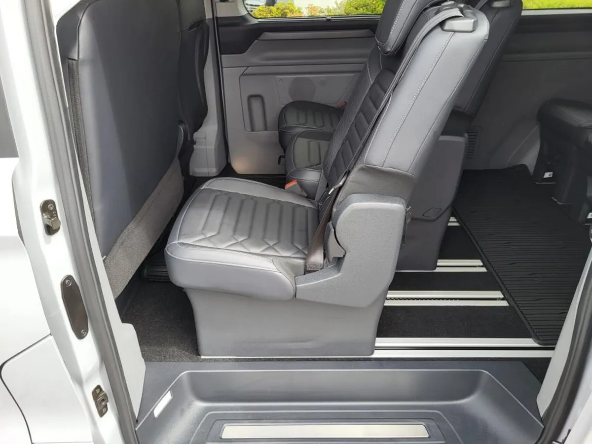 Ford Tourneo Custom MPV, Petrol Plug-in Hybrid, 2026, Grey