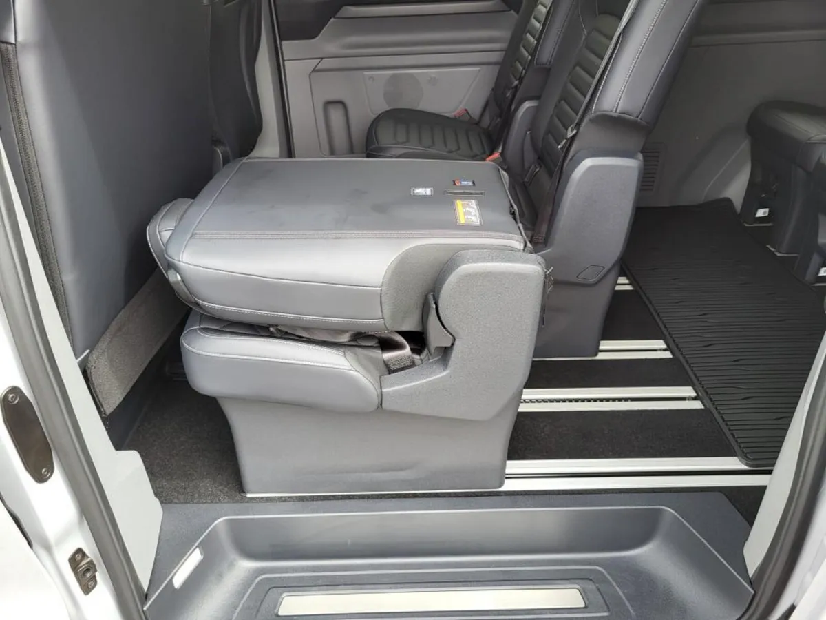 Ford Tourneo Custom MPV, Petrol Plug-in Hybrid, 2026, Grey