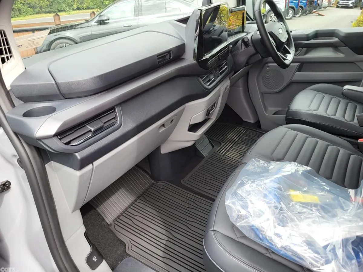 Ford Tourneo Custom MPV, Petrol Plug-in Hybrid, 2026, Grey