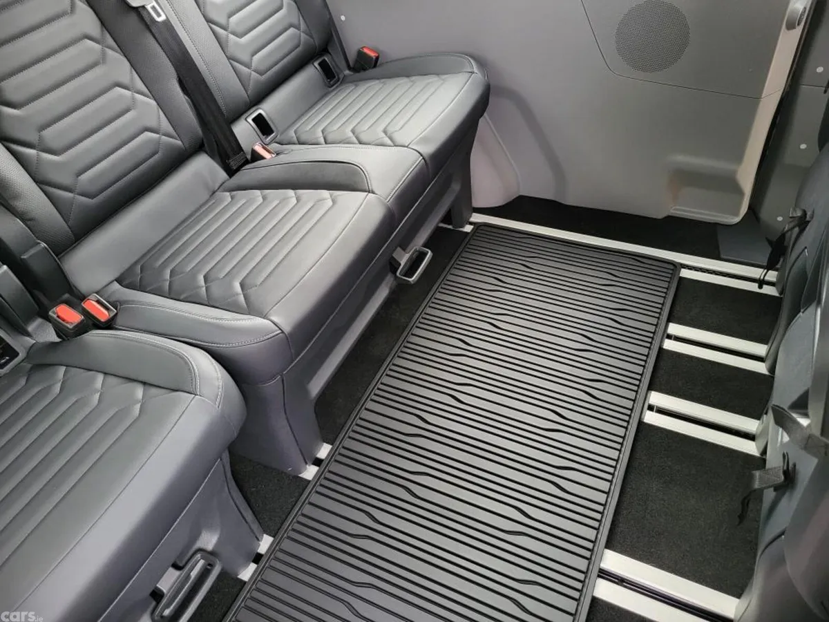 Ford Tourneo Custom MPV, Petrol Plug-in Hybrid, 2026, Grey