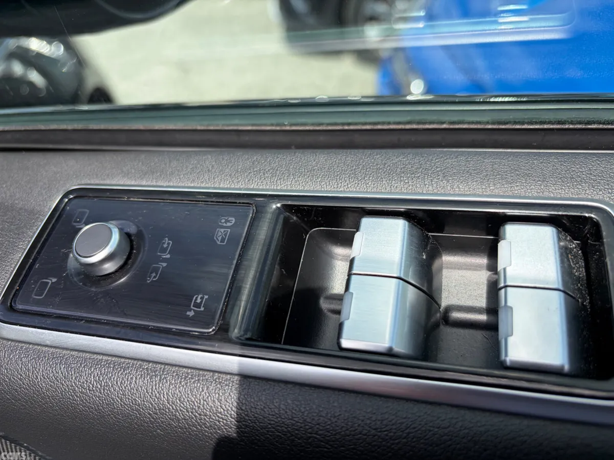 Land Rover Range Rover SUV, Petrol Hybrid, 2021, Black