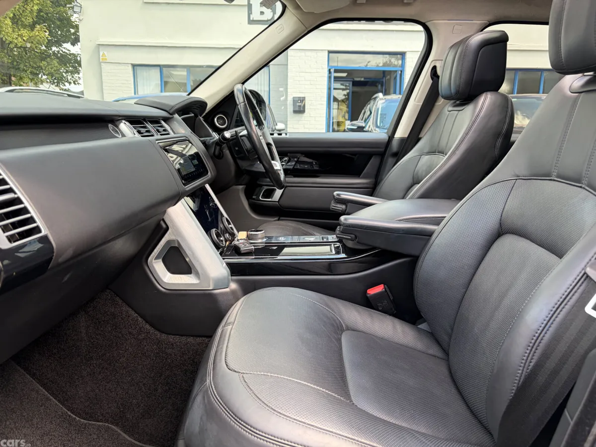 Land Rover Range Rover SUV, Petrol Hybrid, 2021, Black