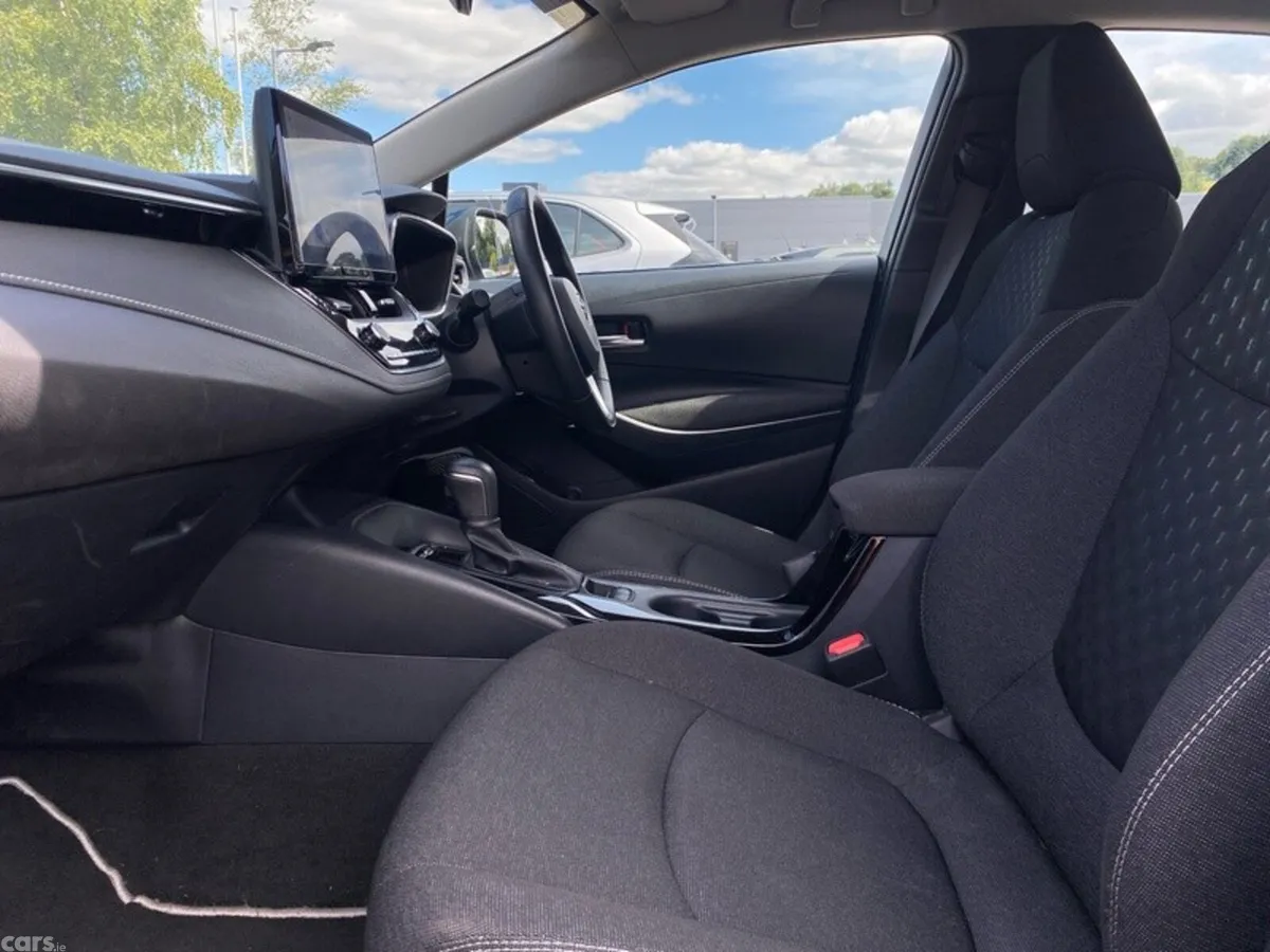 Toyota Corolla Saloon, Petrol Hybrid, 2024, Blue