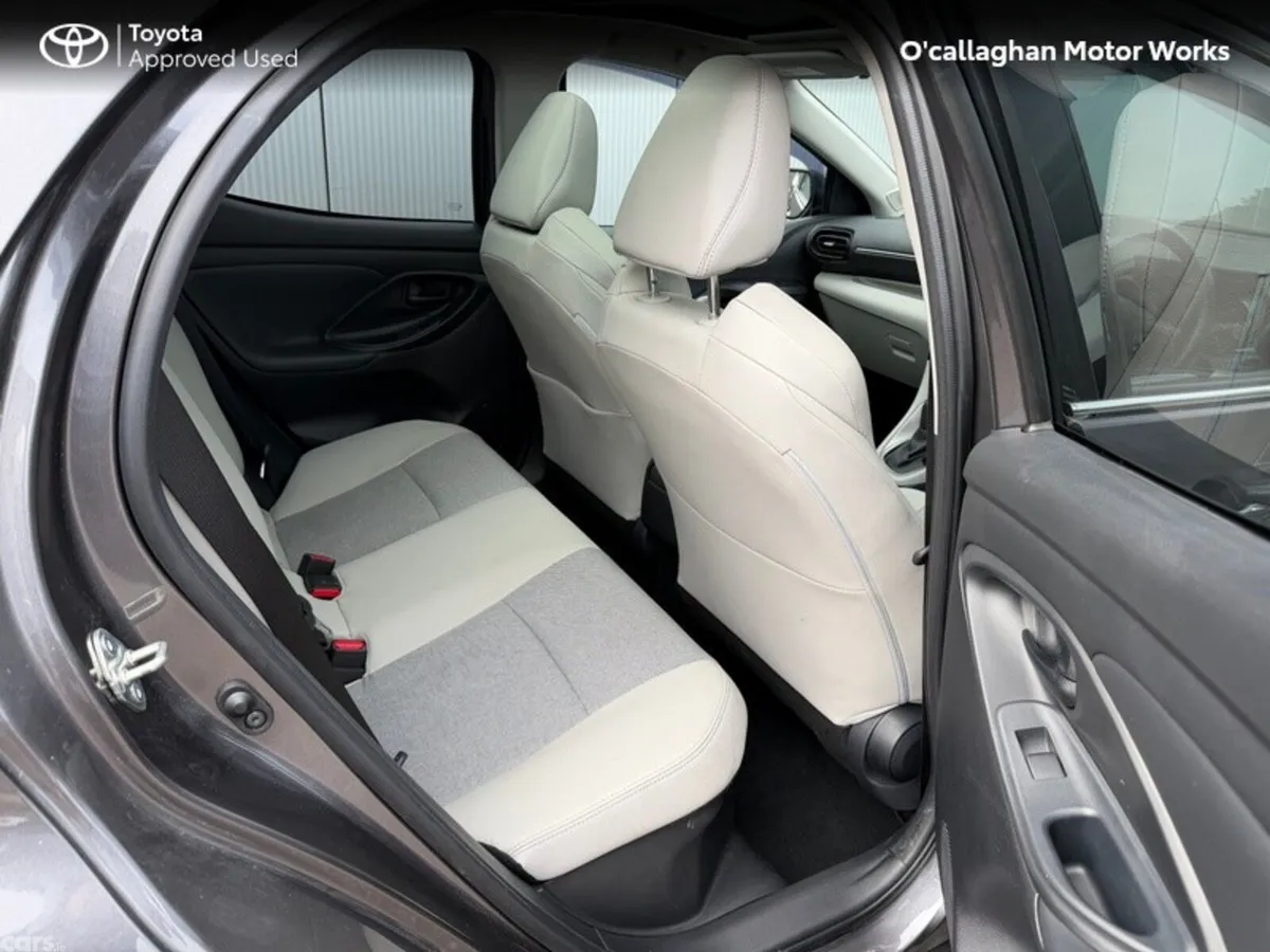 Toyota Yaris Hatchback, Petrol Hybrid, 2023, Grey