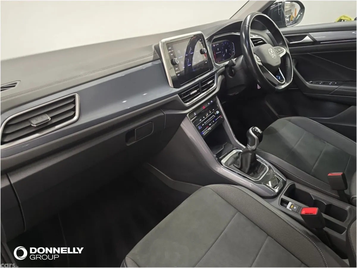 Volkswagen T-Roc Hatchback, Petrol, 2023, Blue
