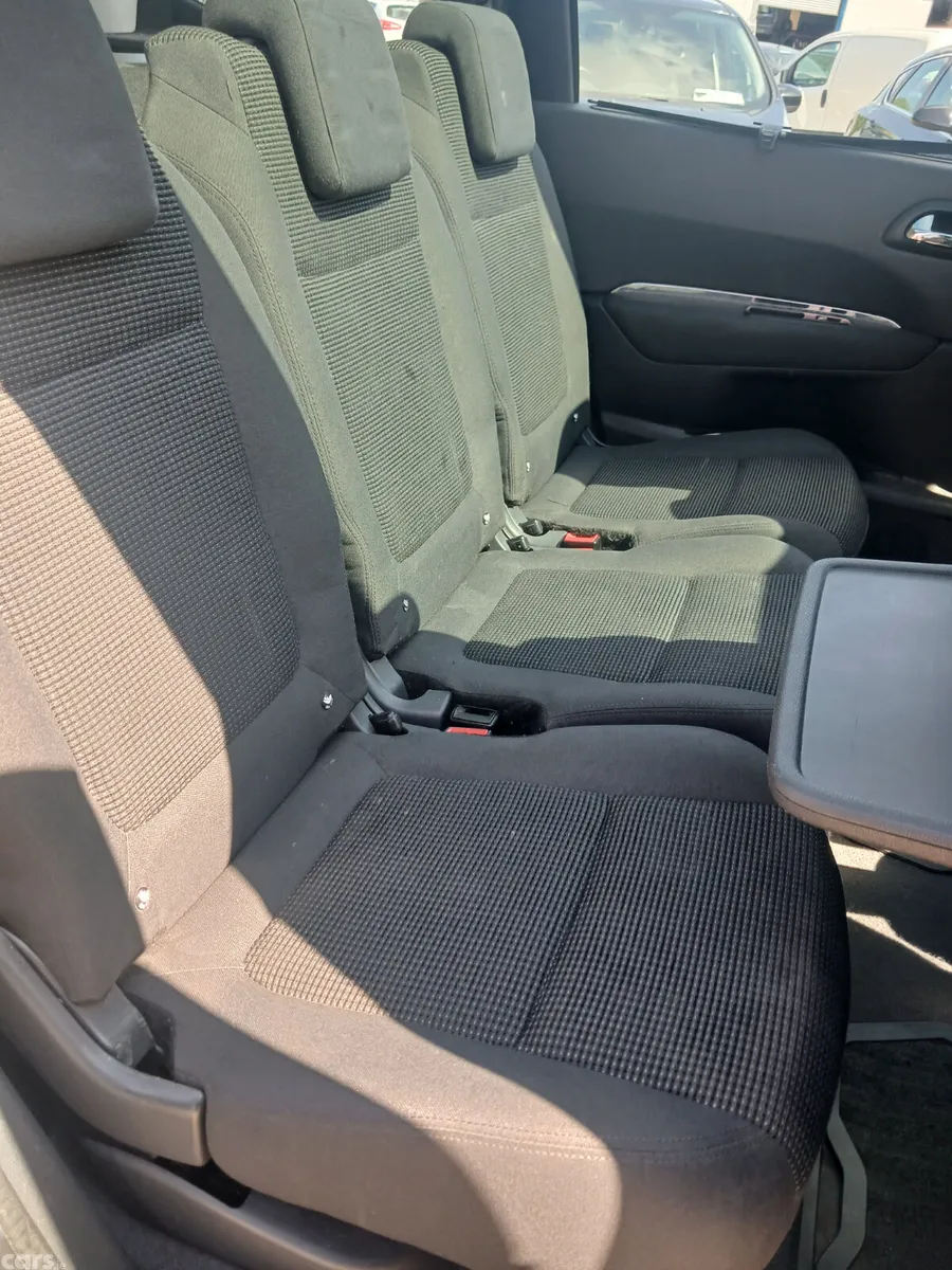 Peugeot 5008 MPV, Diesel, 2016, Grey