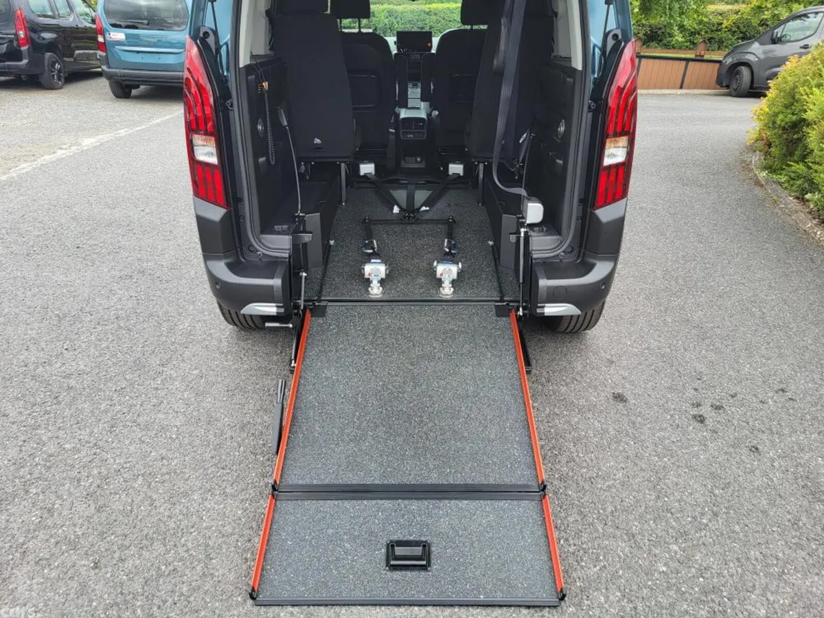 Peugeot Rifter MPV, Diesel, 2026, Blue