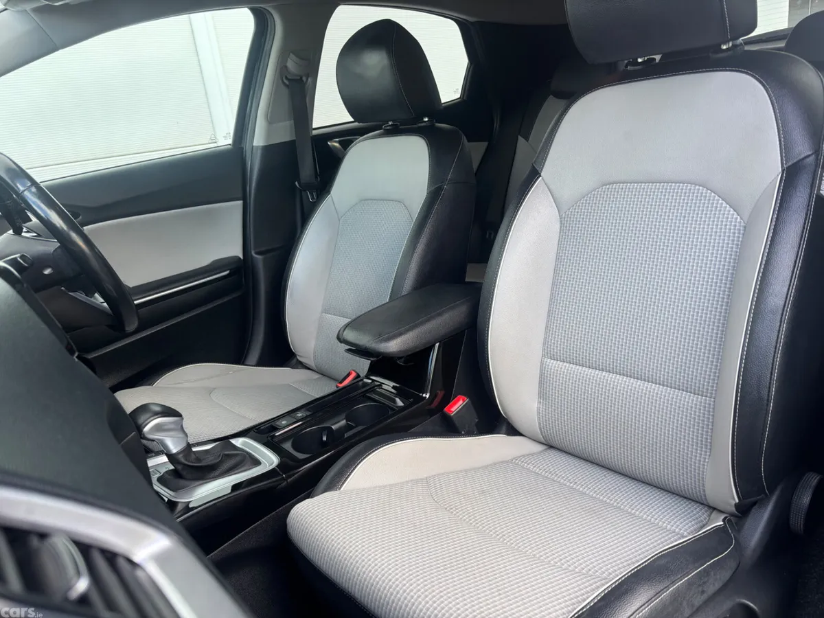 Kia XCeed Hatchback, Petrol Plug-in Hybrid, 2021, Grey