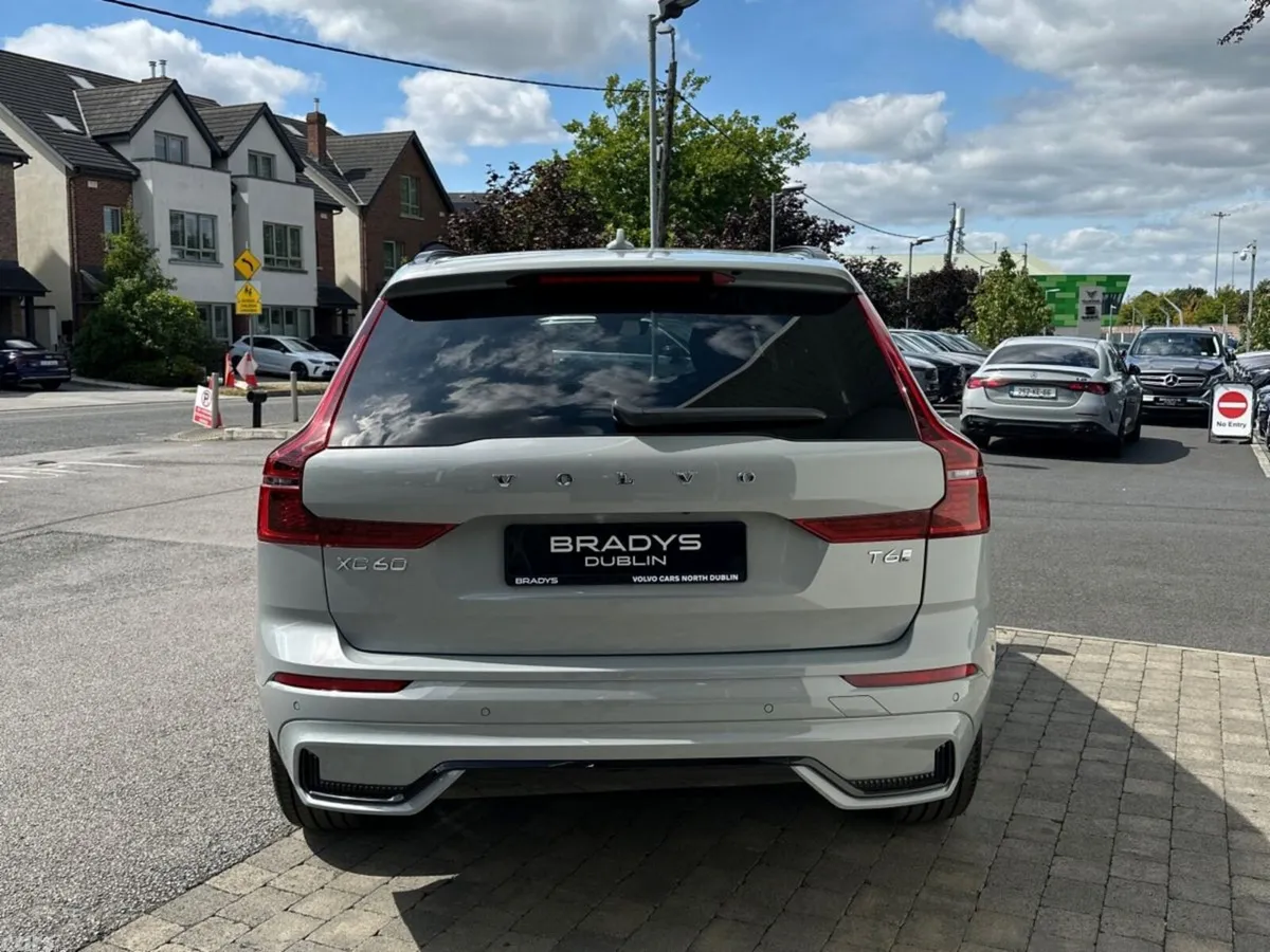 Volvo XC60 SUV, Petrol Plug-in Hybrid, 2026, Grey