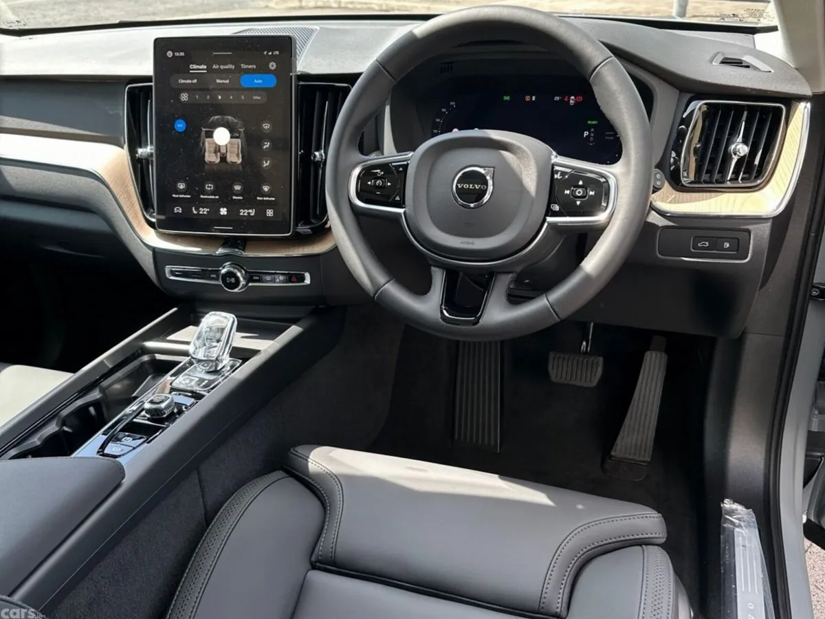 Volvo XC60 SUV, Petrol Plug-in Hybrid, 2026, Grey