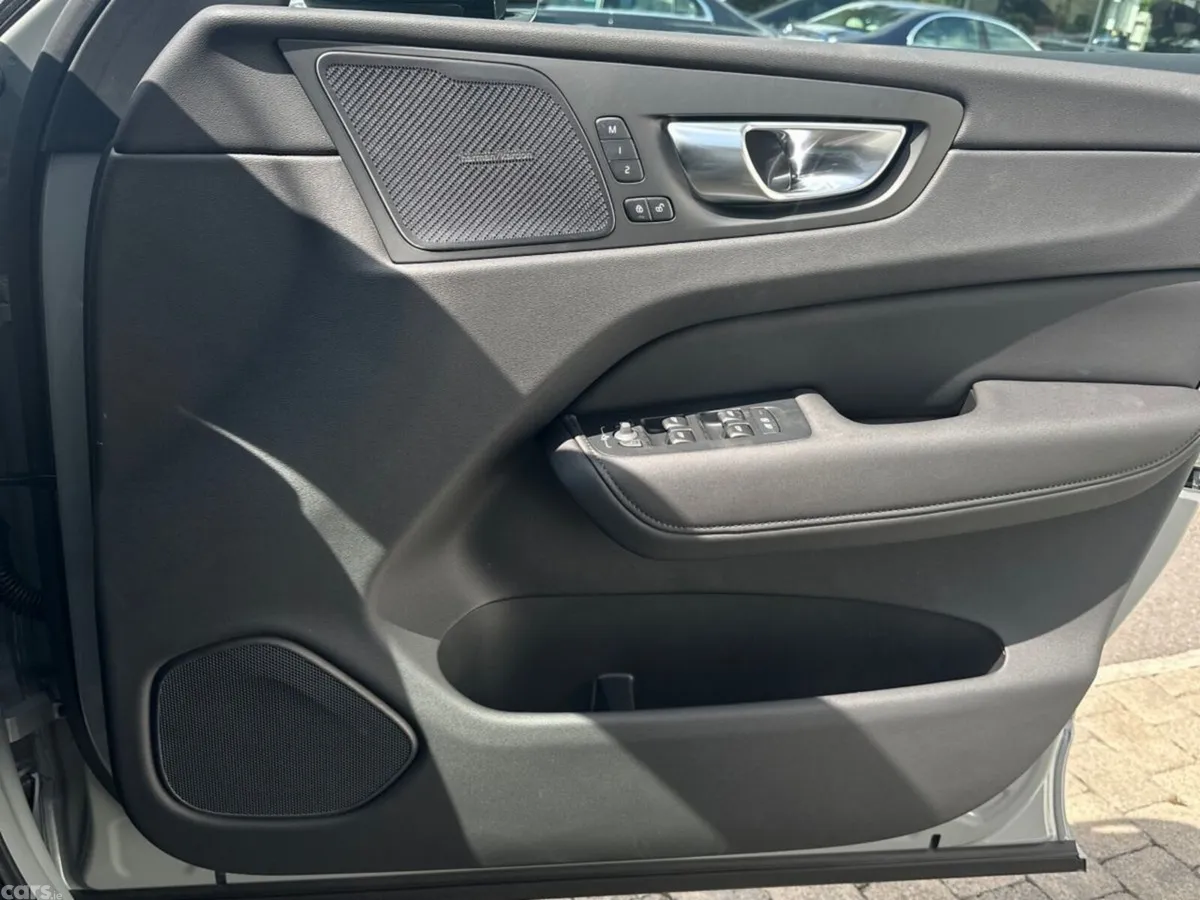 Volvo XC60 SUV, Petrol Plug-in Hybrid, 2026, Grey