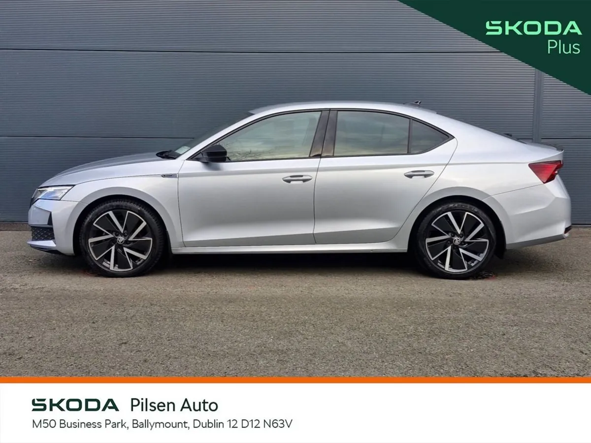 Skoda Octavia Saloon, Diesel, 2025, Silver