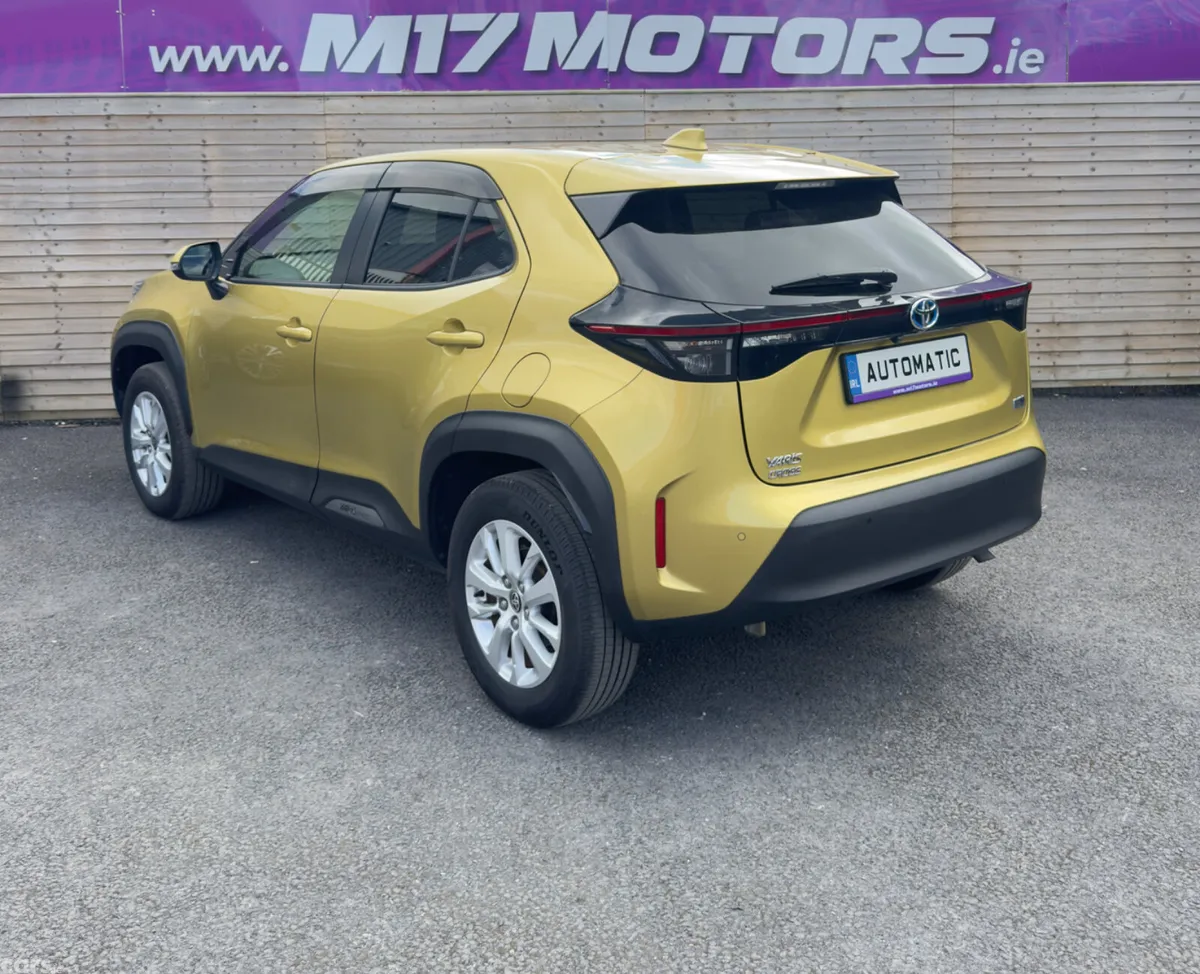Toyota Yaris Cross SUV, Petrol Hybrid, 2021, Gold