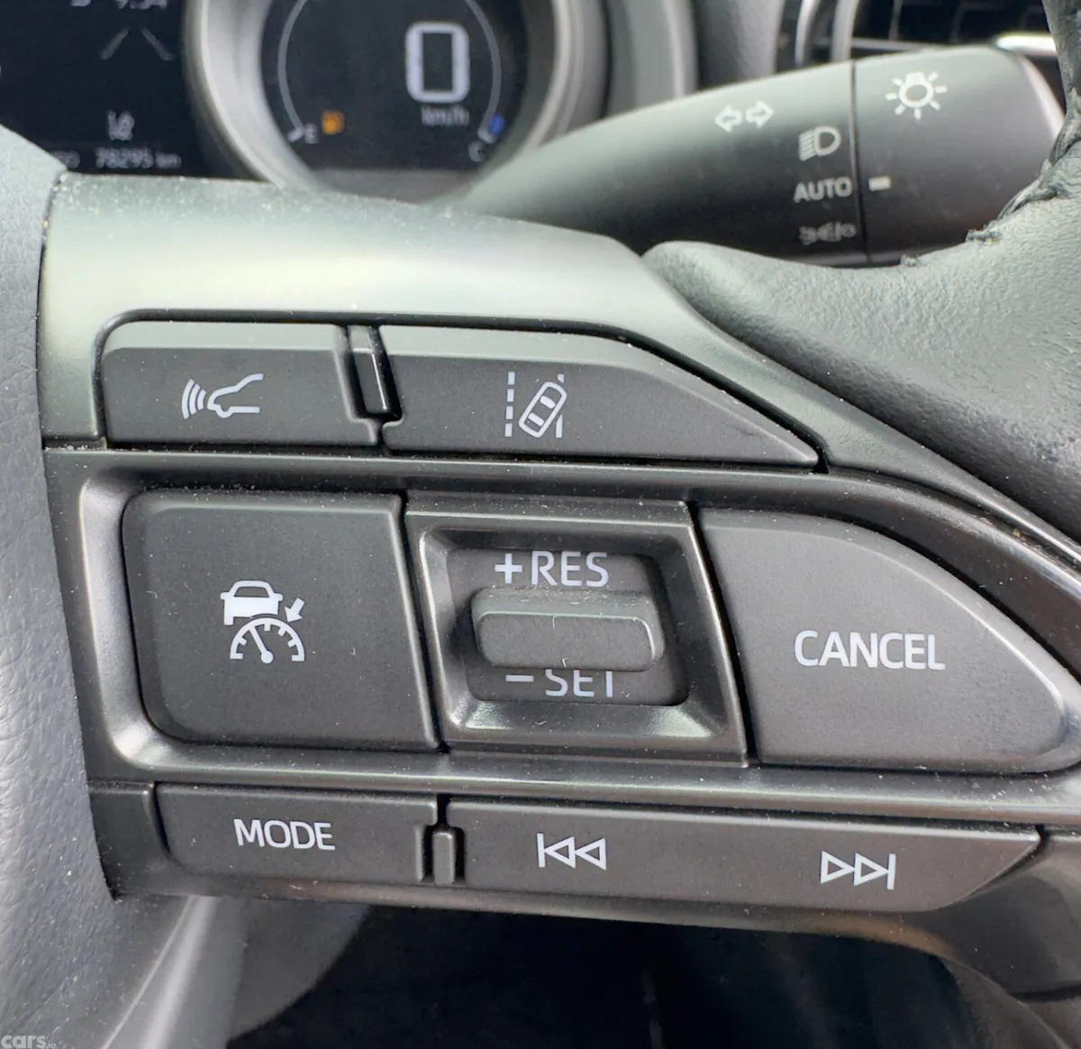 Toyota Yaris Cross SUV, Petrol Hybrid, 2021, Gold