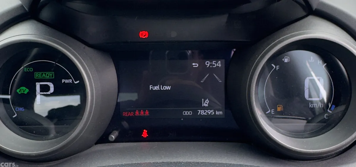 Toyota Yaris Cross SUV, Petrol Hybrid, 2021, Gold