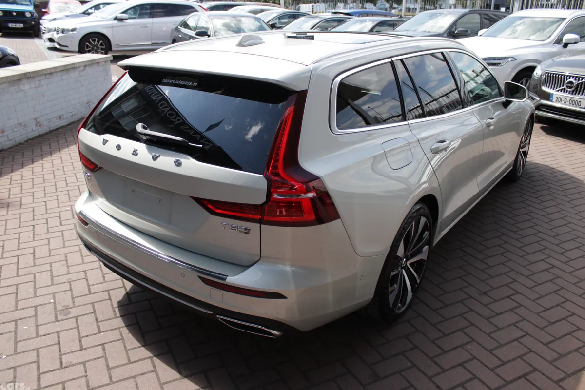 Volvo V60 Estate, Petrol Plug-in Hybrid, 2020, Silver