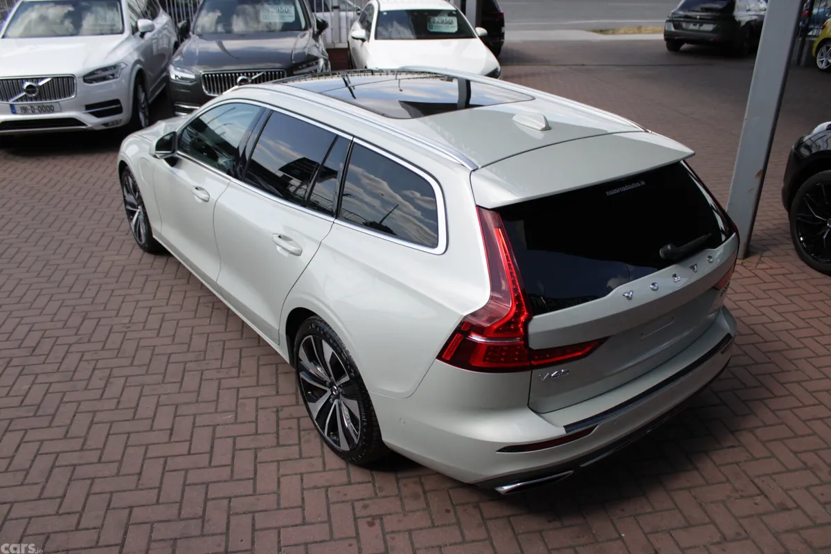 Volvo V60 Estate, Petrol Plug-in Hybrid, 2020, Silver