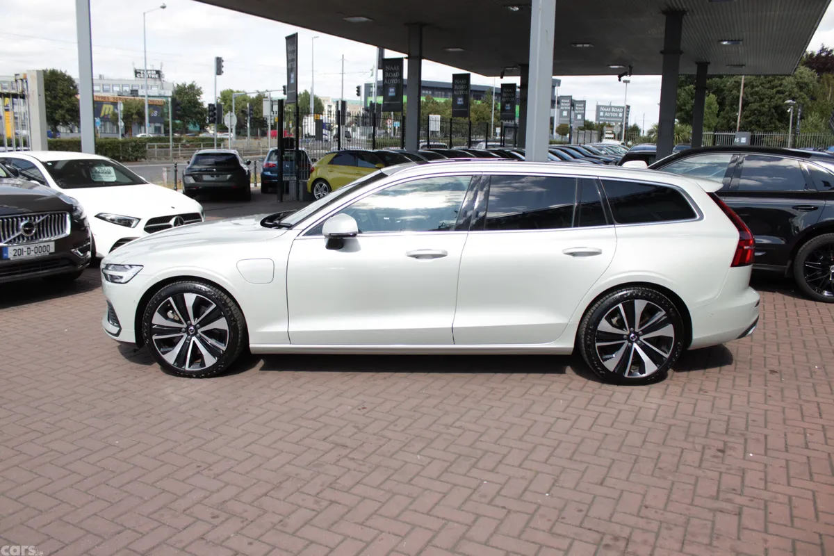Volvo V60 Estate, Petrol Plug-in Hybrid, 2020, Silver
