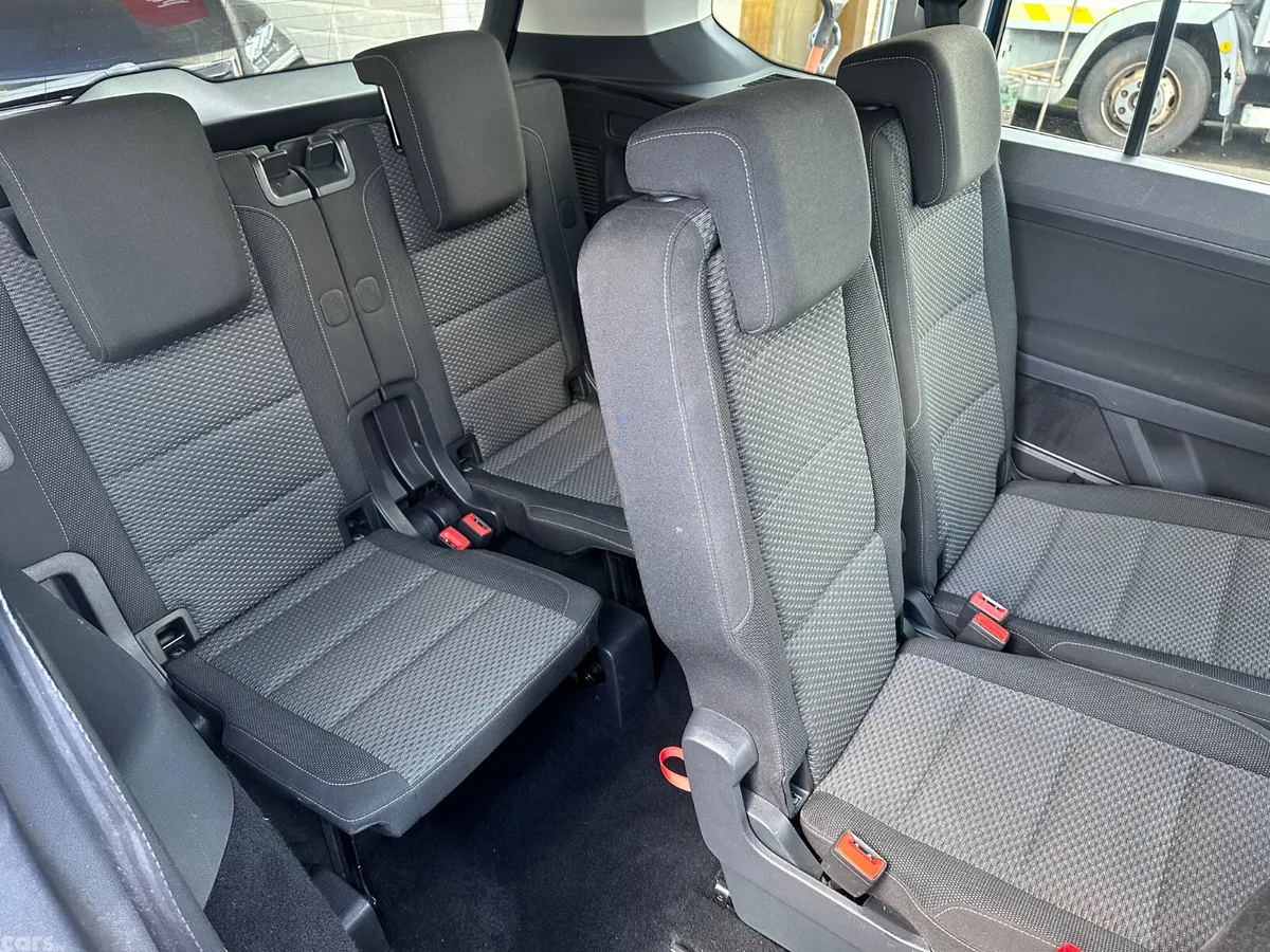 Volkswagen Touran MPV, Petrol, 2016, Blue