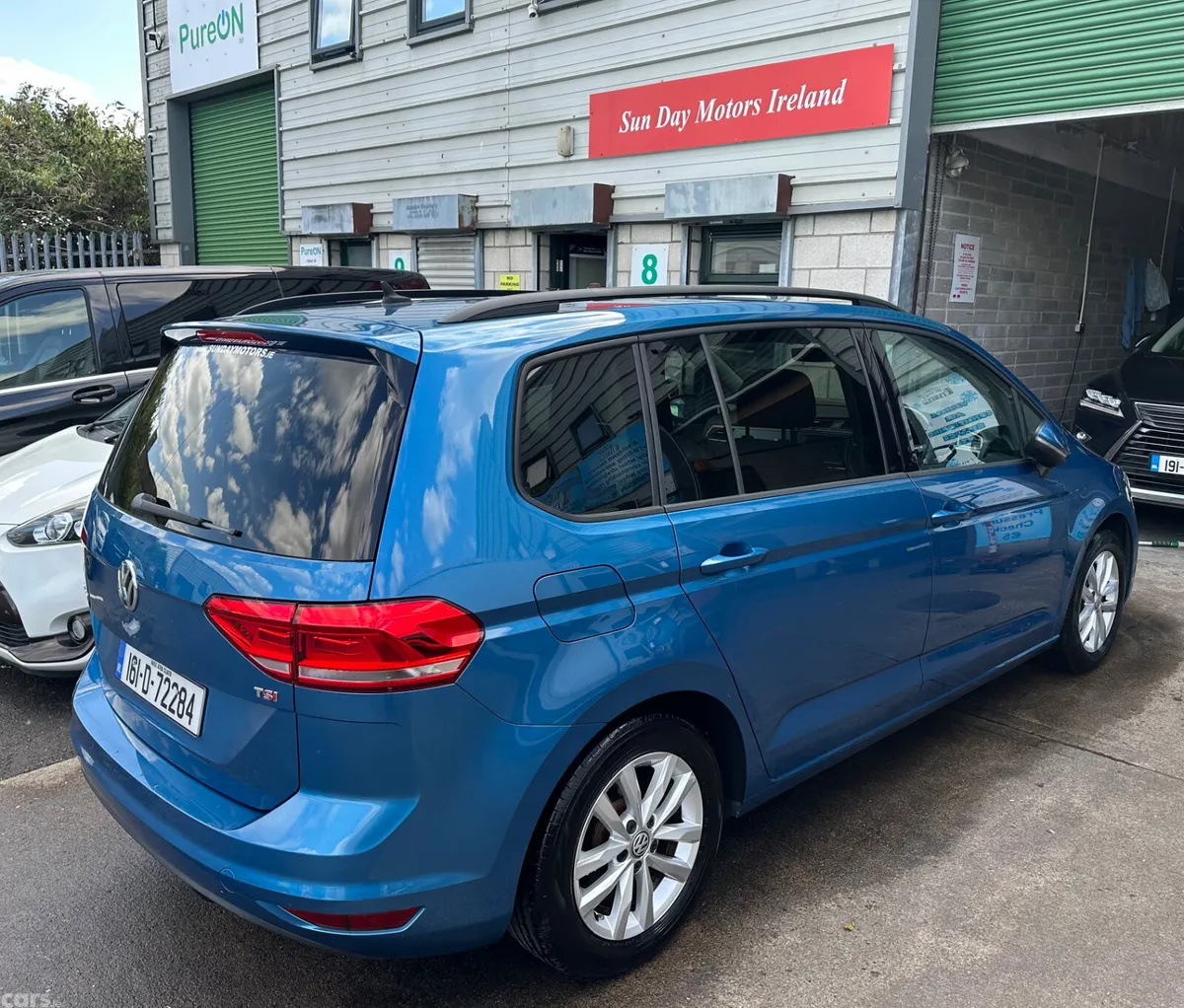 Volkswagen Touran MPV, Petrol, 2016, Blue
