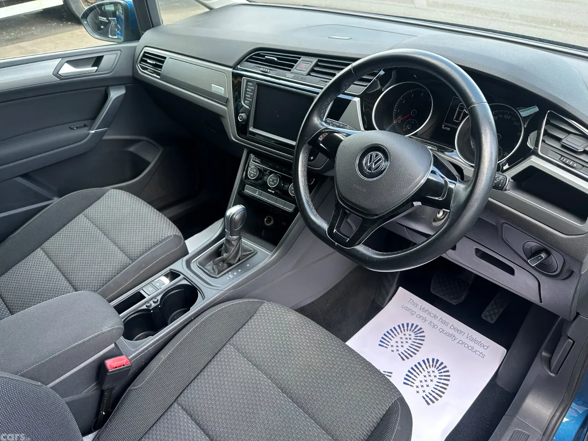 Volkswagen Touran MPV, Petrol, 2016, Blue
