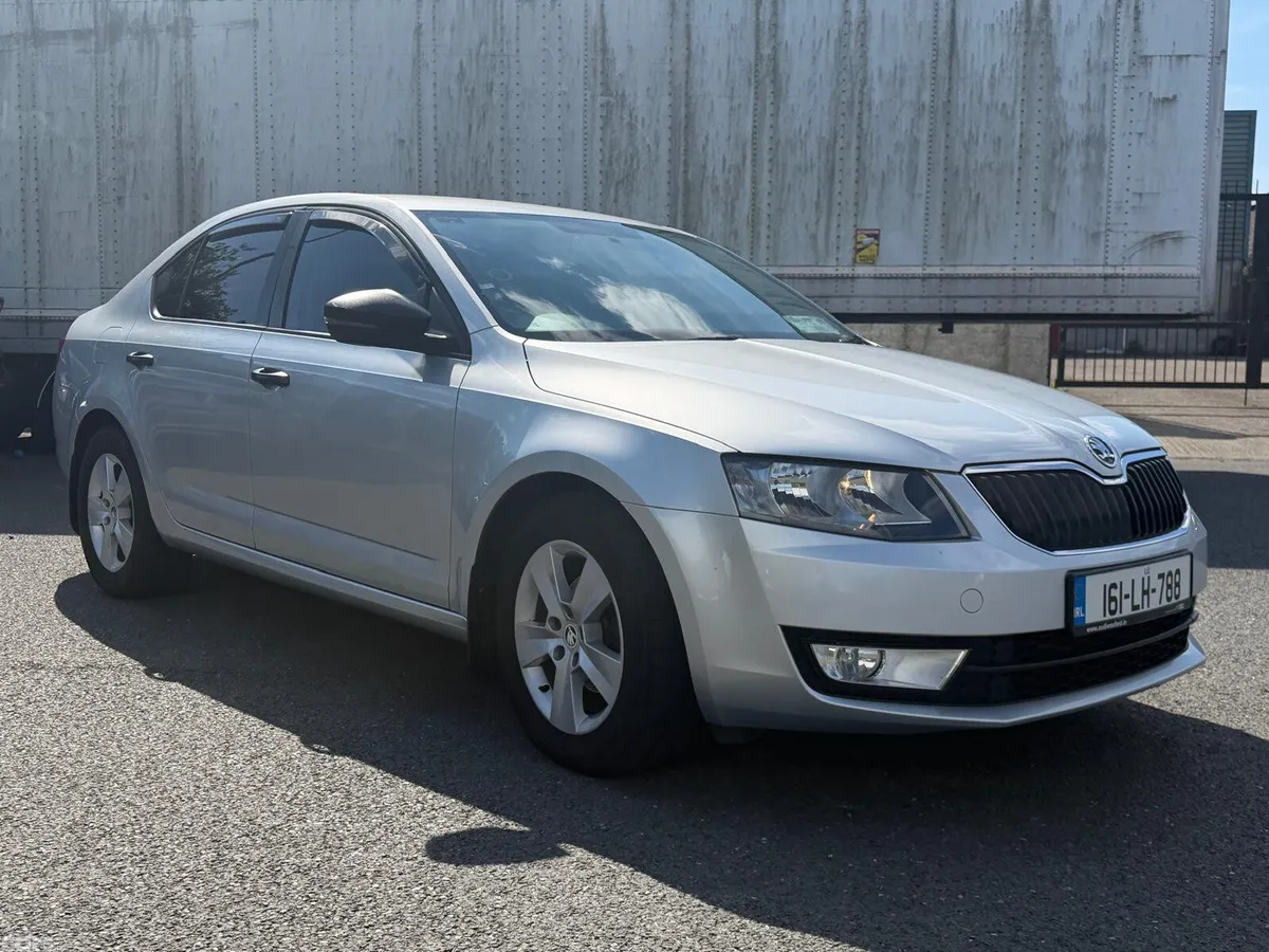 Skoda Octavia Saloon, Diesel, 2016, Silver