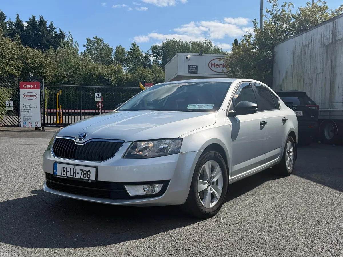 Skoda Octavia Saloon, Diesel, 2016, Silver