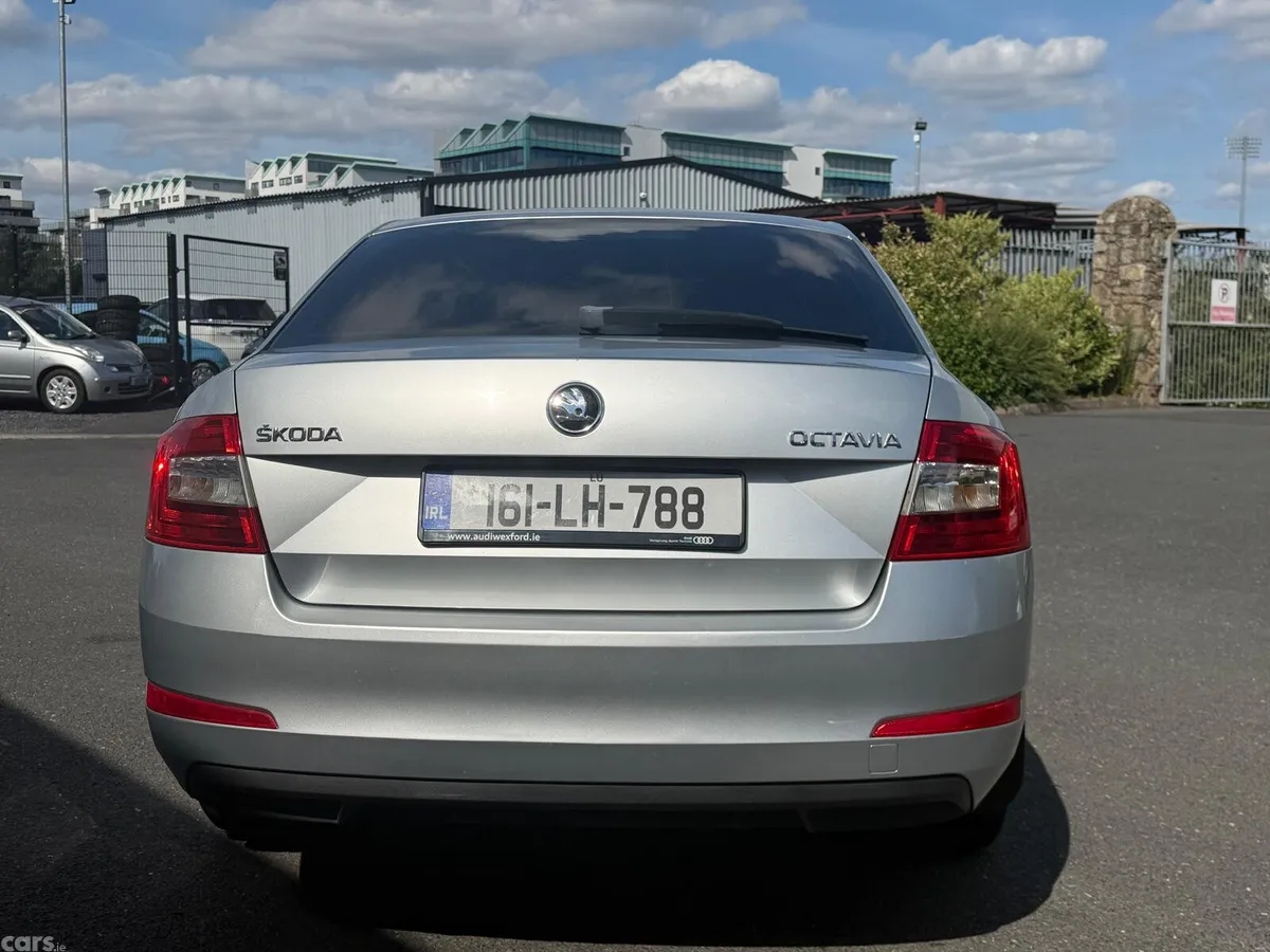 Skoda Octavia Saloon, Diesel, 2016, Silver