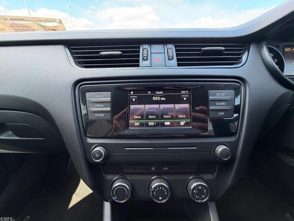 Skoda Octavia Saloon, Diesel, 2016, Silver