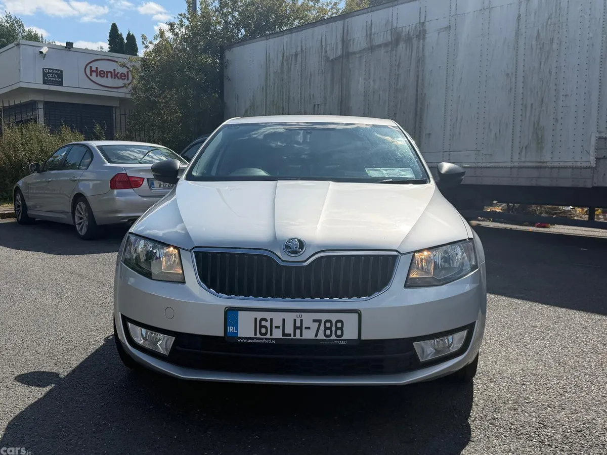 Skoda Octavia Saloon, Diesel, 2016, Silver